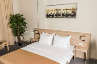 Отель Маркс Иркутск Улучшенный двухместный номер с 1 кроватью-3