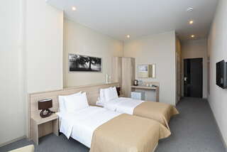 Отель Маркс Иркутск Улучшенный двухместный номер с 2 отдельными кроватями-2