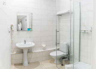 Отель Маркс Иркутск Улучшенный двухместный номер с 2 отдельными кроватями-3