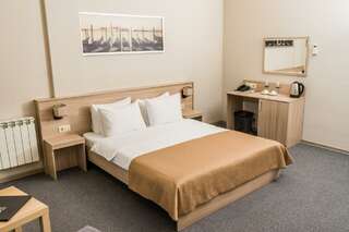 Отель Маркс Иркутск Номер улучшенный с 1 двуспальной кроватью (с завтраком)-2